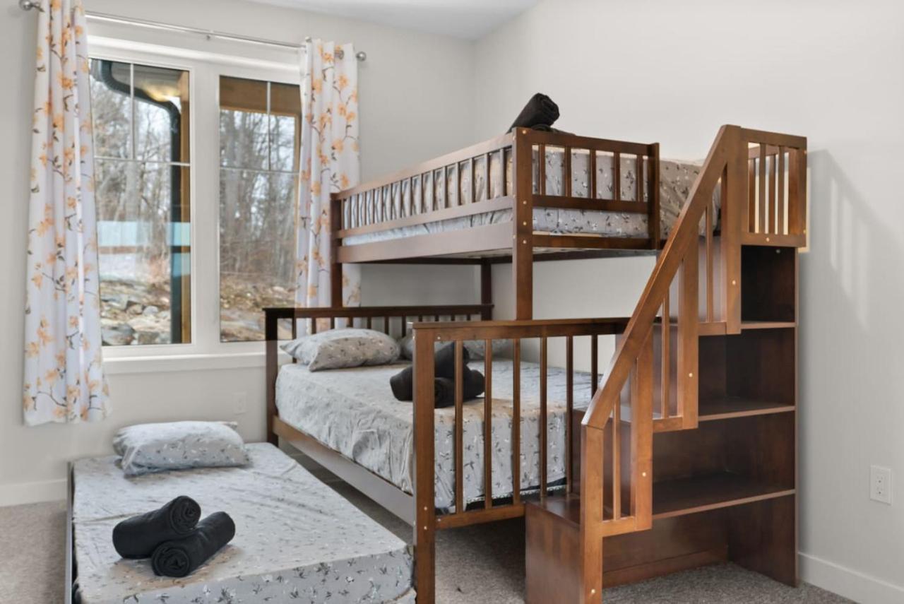 Muskoka Retreat Stunning Hilltop Views هانتسفيل المظهر الخارجي الصورة